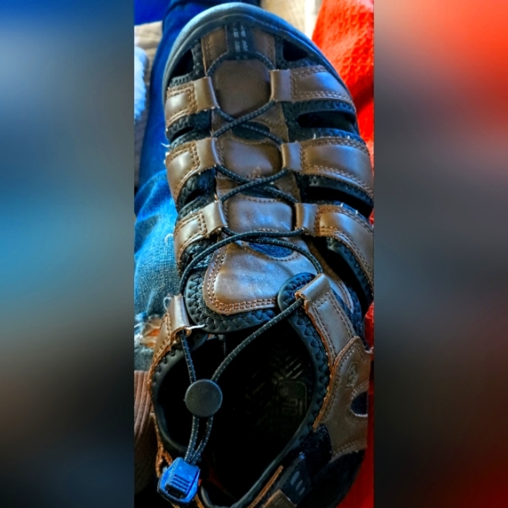 Khombu Travis Size 9 mens